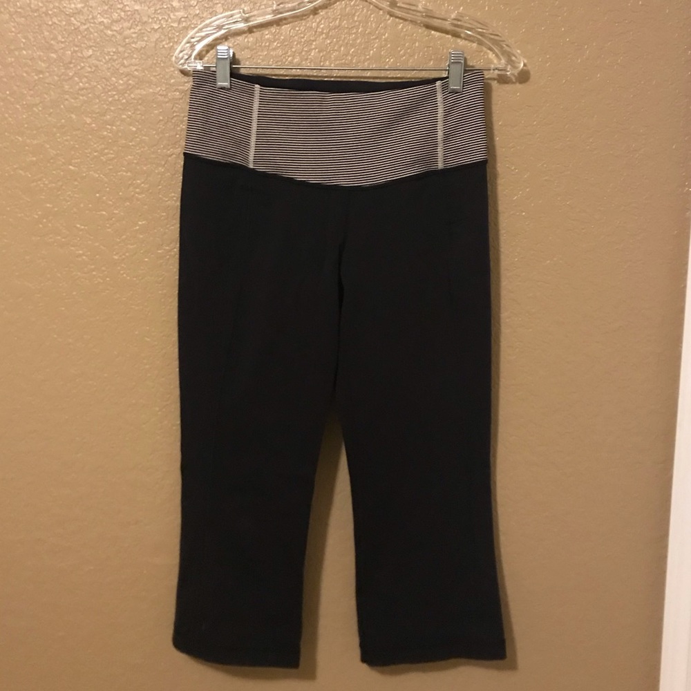 Lululemon Women’s Capri w/ Slit in Back